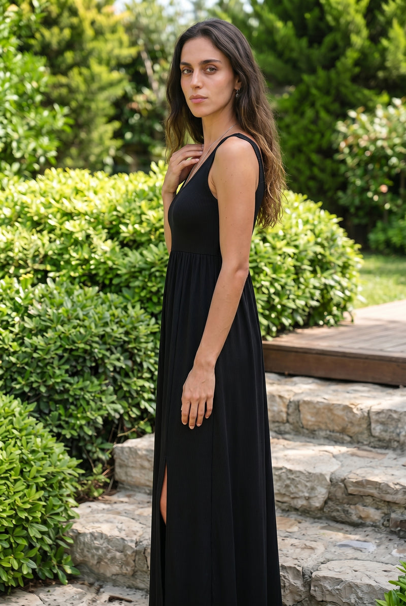 Maxikleid mit Rundhalsausschnitt und Schlitz in Schwarz – Foto 2