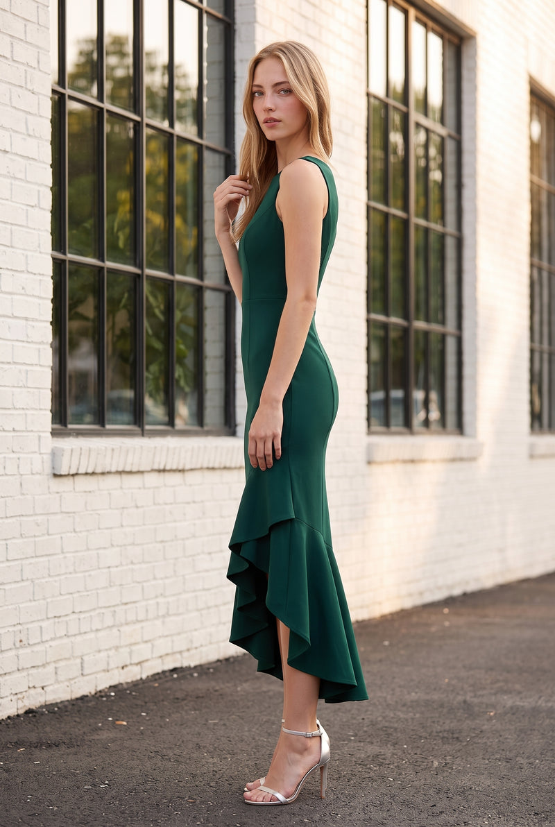 Ärmelloses Midikleid mit asymmetrischem Volantsaum in Grün – Foto 2