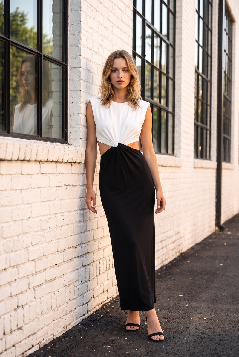 Zweifarbiges Maxikleid mit Cut-Outs und Rundhalsausschnitt in Weiß