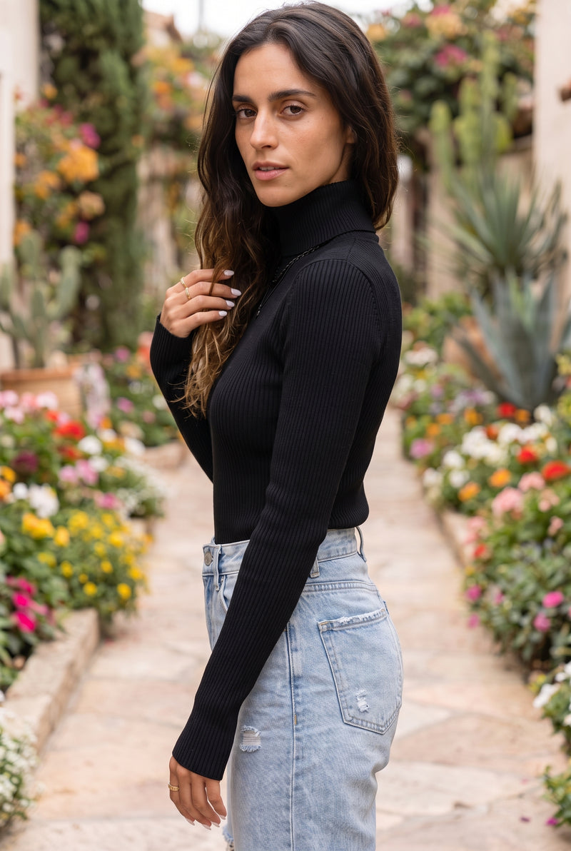 Black Long Sleeve Turtleneck Knitted Top – photo 2