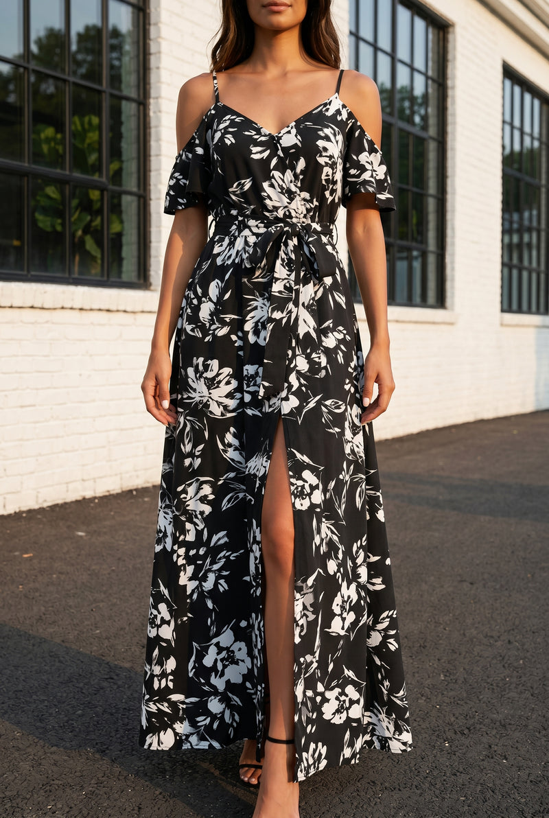 Schulterfreies Maxikleid mit Blumenmuster und Bindegürtel in Schwarz – Foto 5