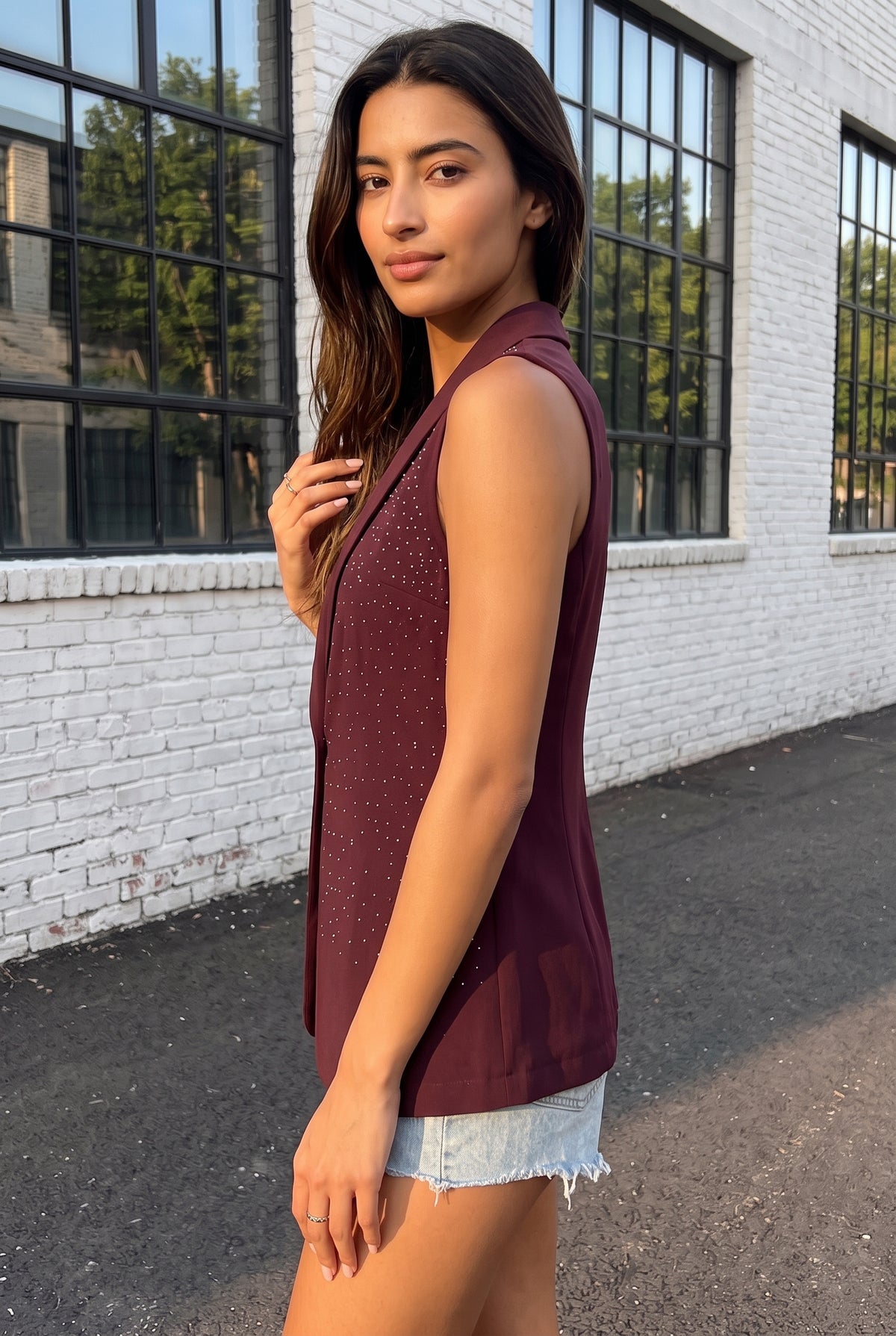 Embellished Sleeveless Gilet with Single Button in burgundy – photo 2
