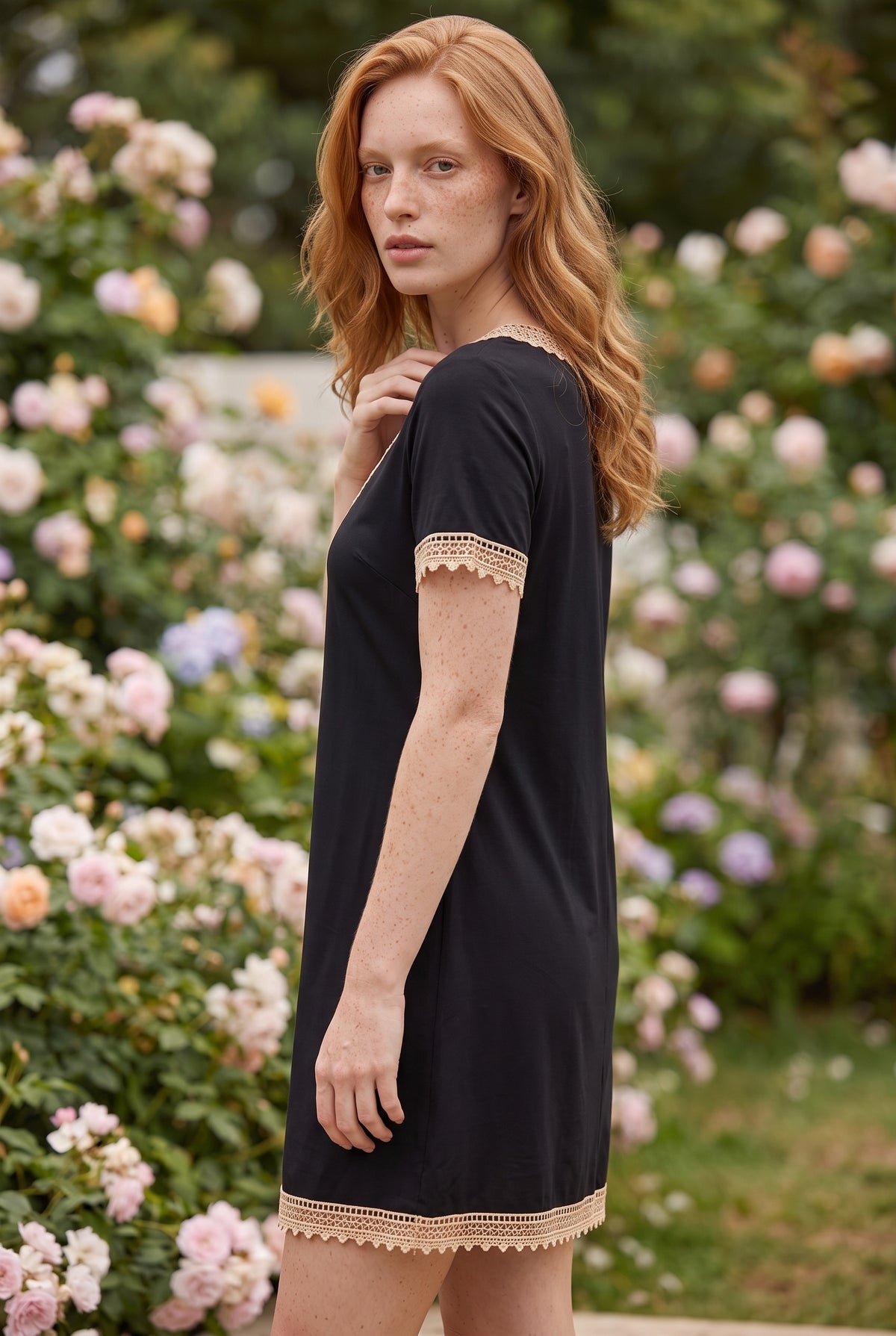 Robe longue à motifs portefeuille à manches courtes, coloris noir 1 – photo 2