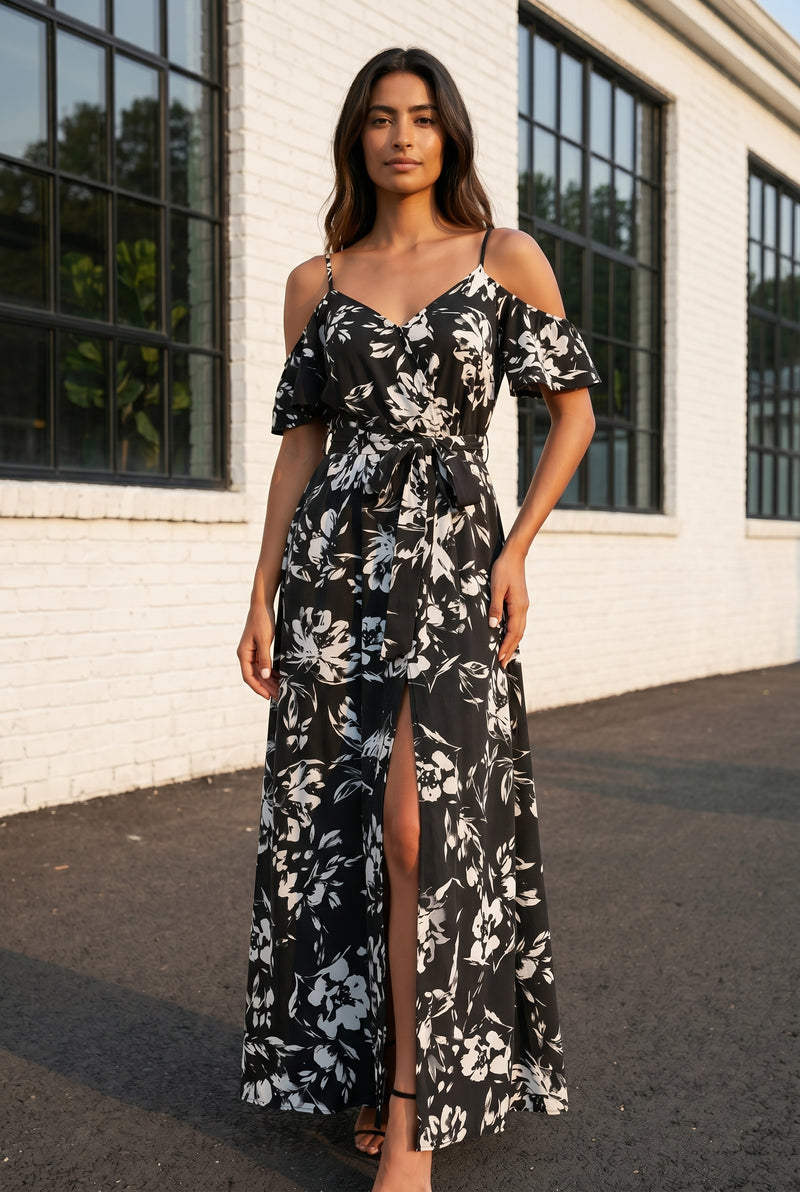 Schulterfreies Maxikleid mit Blumenmuster und Bindegürtel in Schwarz