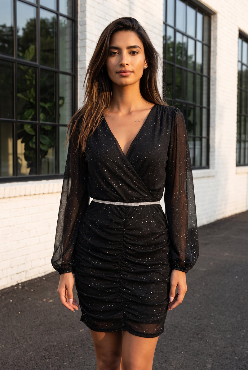 Schwarzes Minikleid mit Langarm und gerafftem Rock – Foto 5