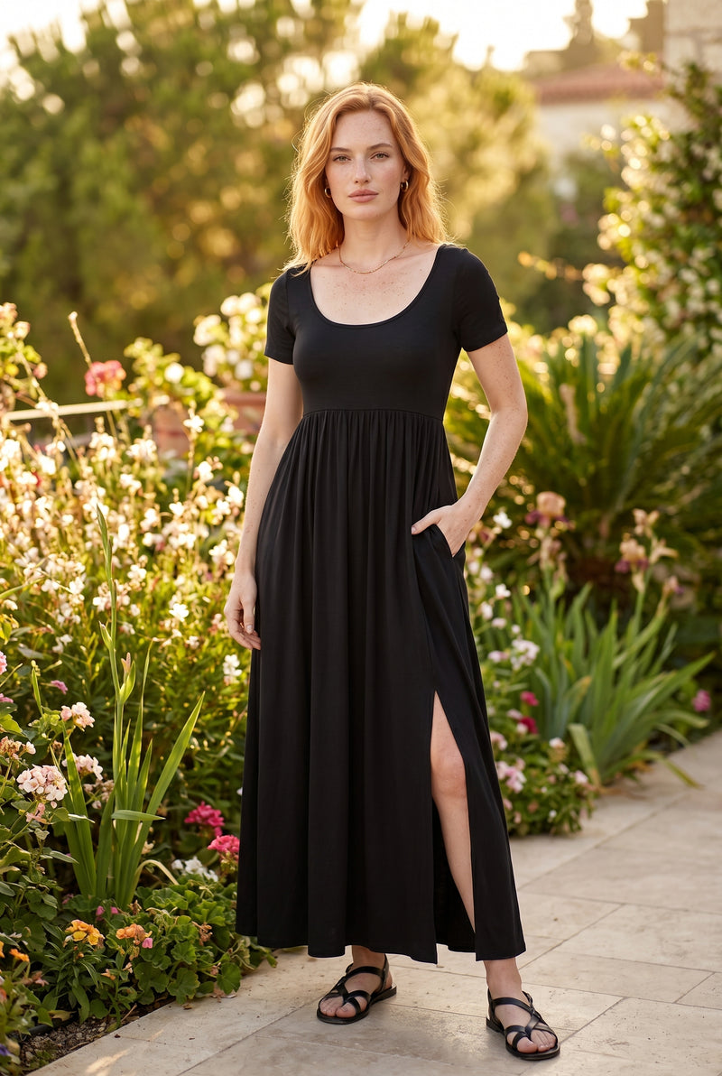 Kurzarm Maxikleid mit Rundhalsausschnitt und Schlitz in Schwarz – Foto 4