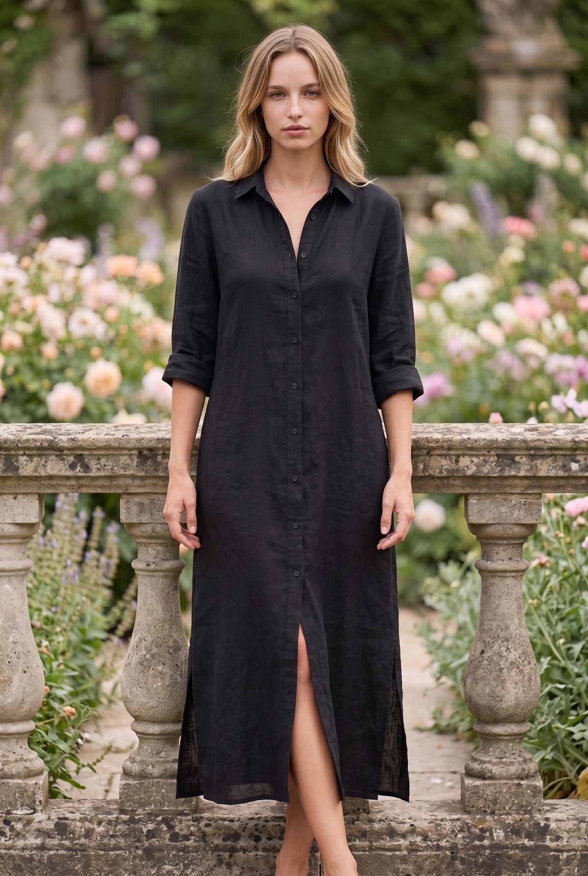 Langes Leinenkleid mit Kragen und Knopfleiste in Schwarz