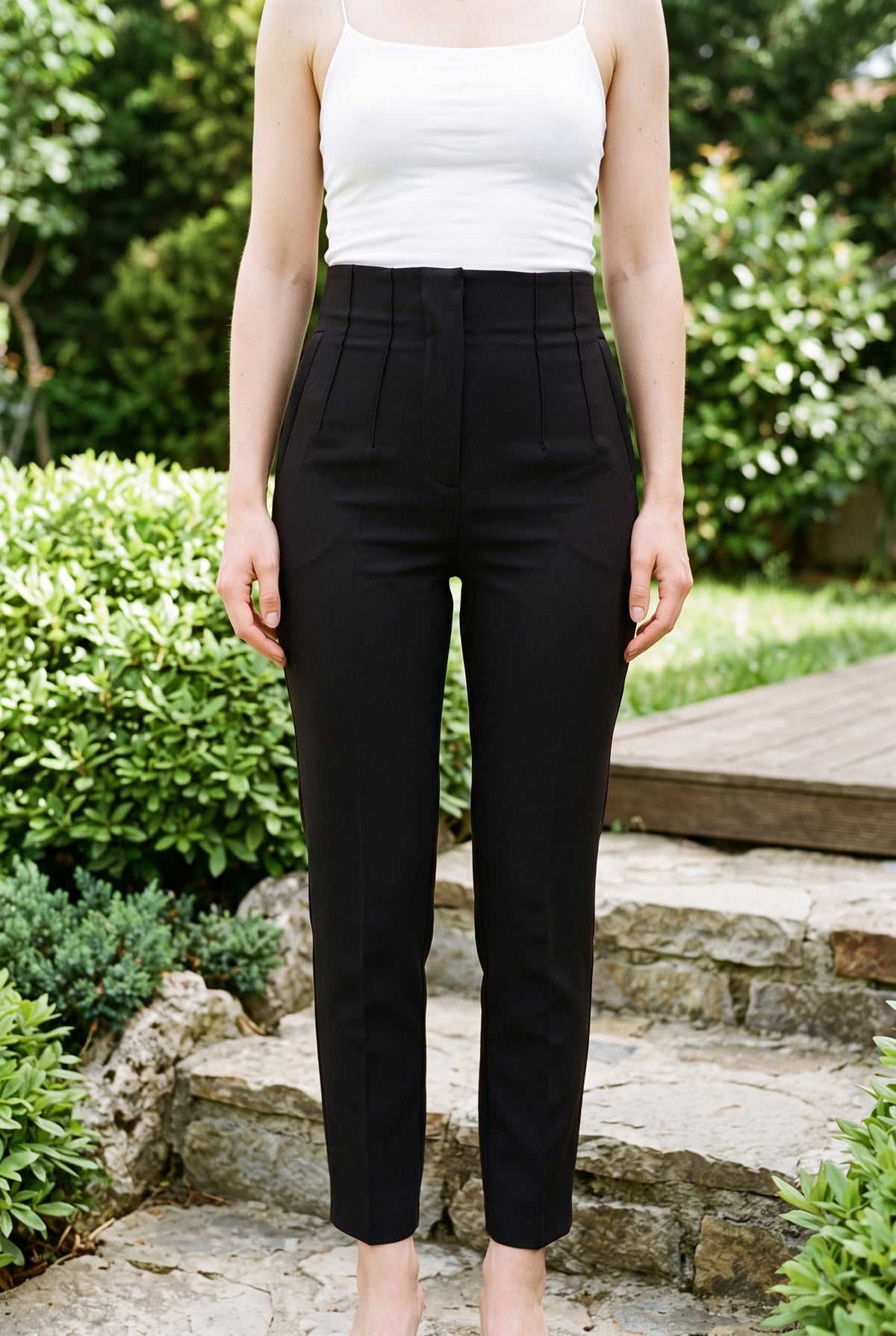 Pantalon Taille Haute Slim en Crêpe à Poches, coloris noir – photo 5