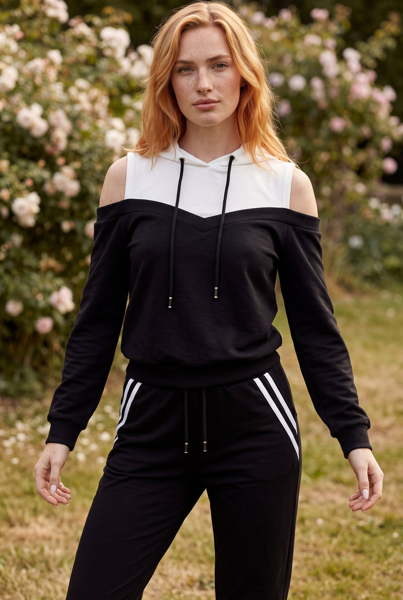 Schwarzes Set mit Kapuze und Cut-Outs – Foto 5