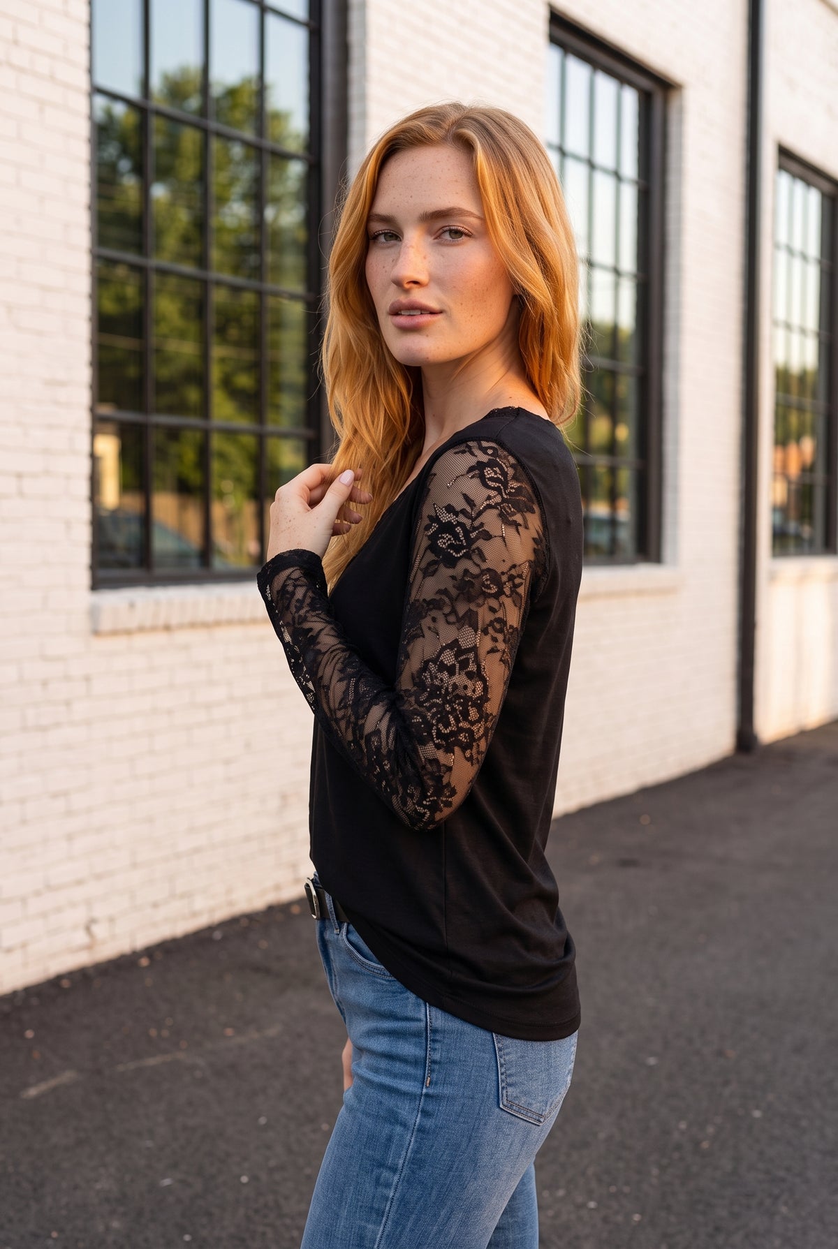 Black Lace Long Sleeve Top with V-Neck – photo 2