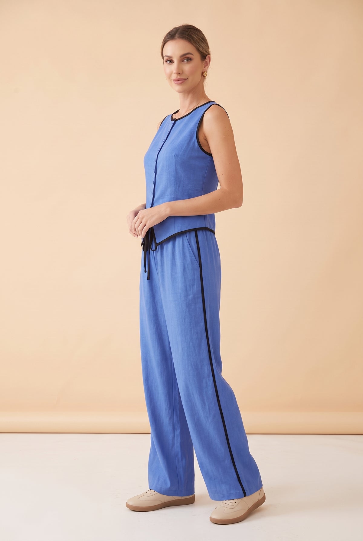 Linen Sleeveless Buttoned Co-ord Set in blue – photo 3