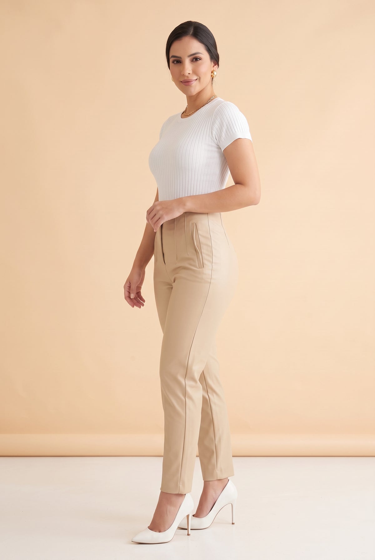 High Waisted Slim Fit Crepe Trousers with Pockets in cream – photo 3