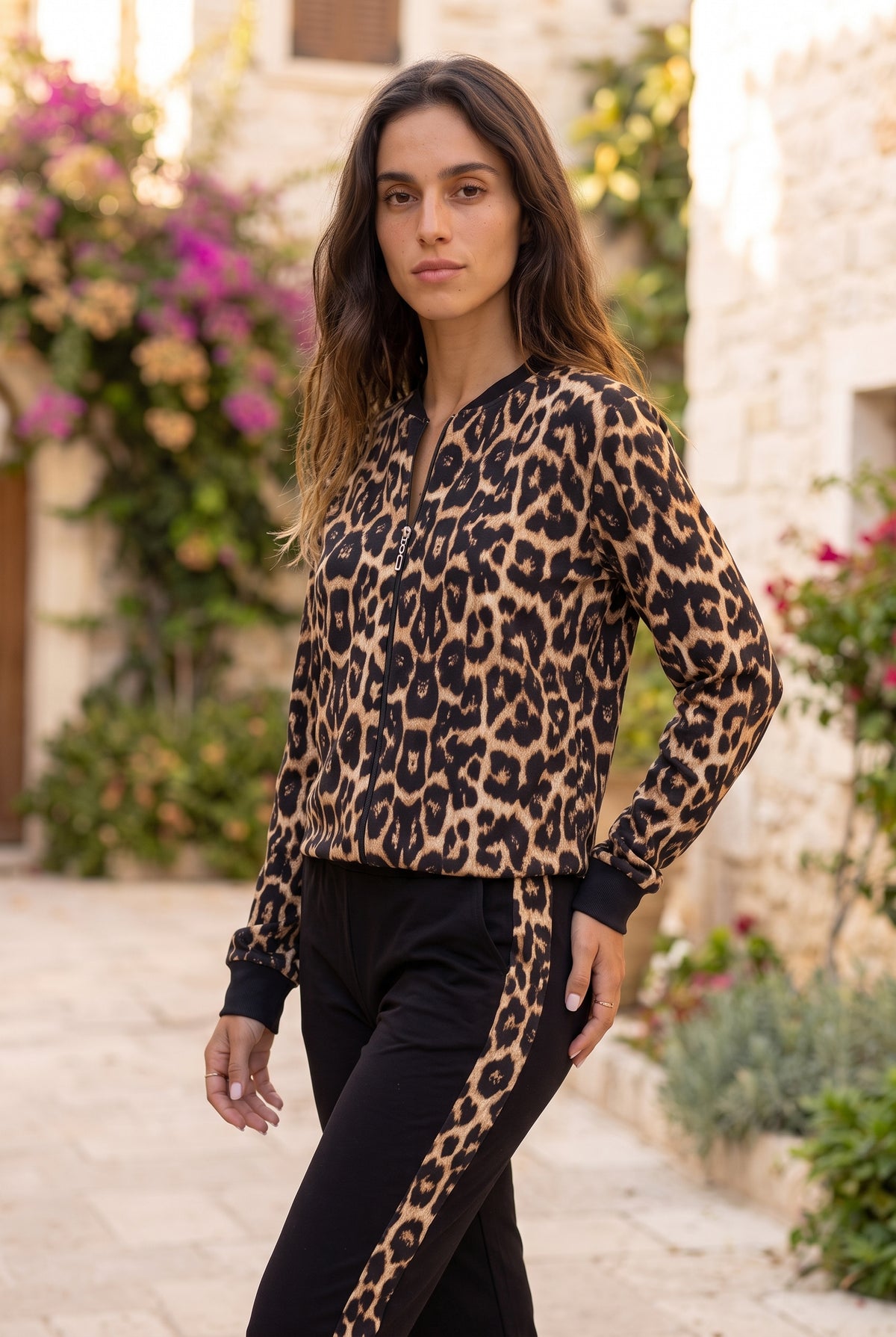 Zweiteiler mit Leopardenmuster und Reißverschluss in Leopard – Foto 4