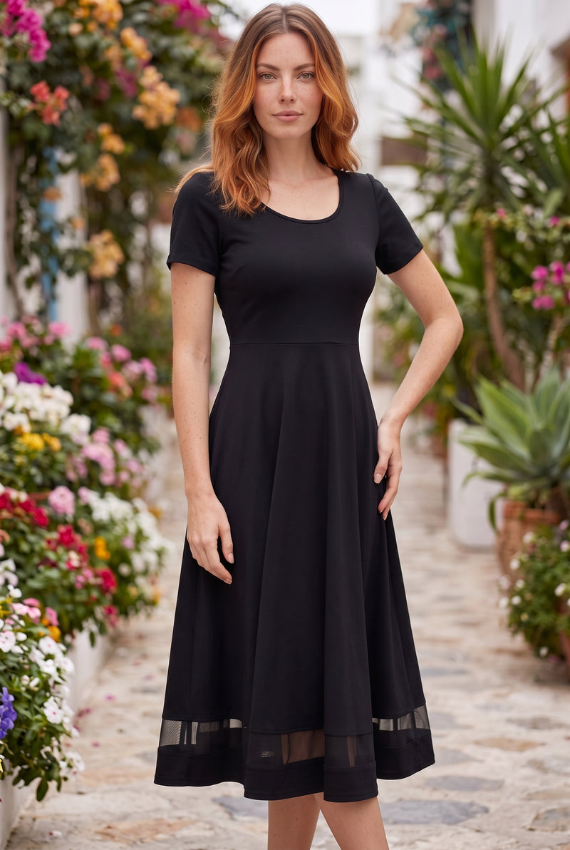 Kurzarm Midikleid aus Krepp mit Rundhalsausschnitt in Schwarz – Foto 4