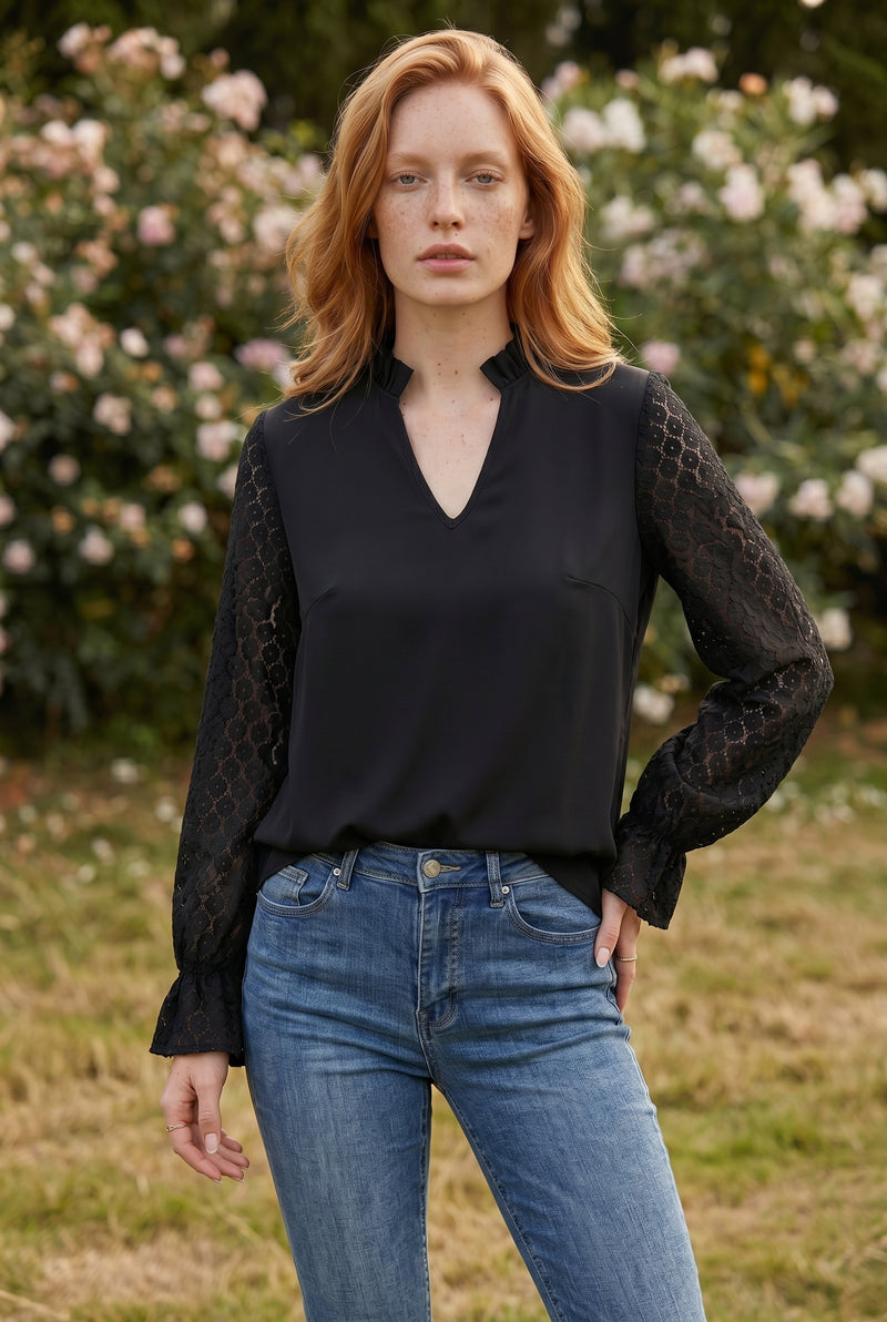 Top noir manches longues avec manches en dentelle et col V – photo 2