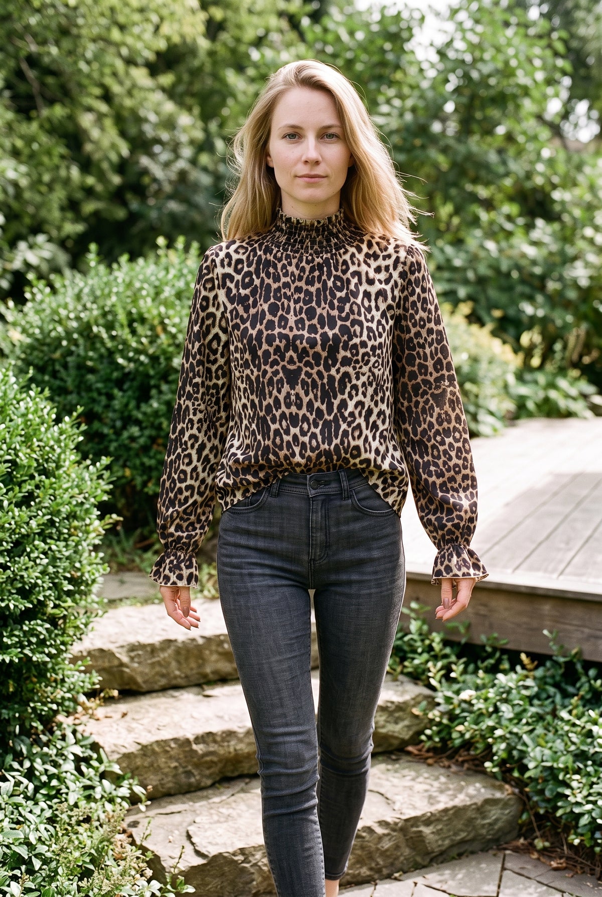 Langarm Top mit Leopardenmuster und Rollkragen in Leopard – Foto 3