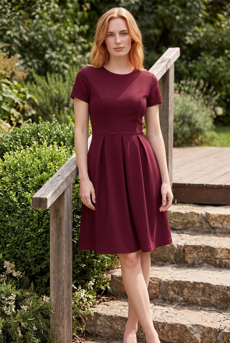 Rotes A Linie Midikleid mit kurzen Ärmeln