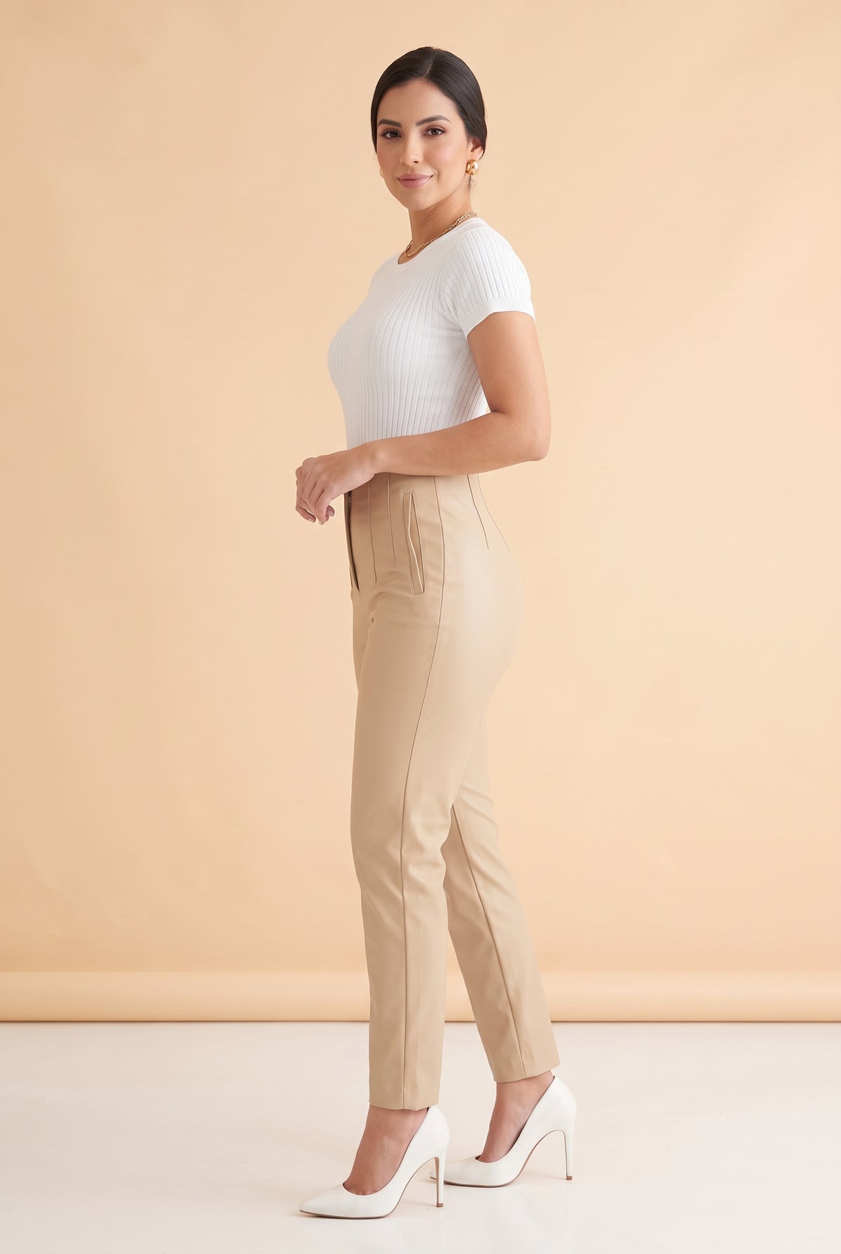 High Waisted Slim Fit Crepe Trousers with Pockets in cream – photo 2