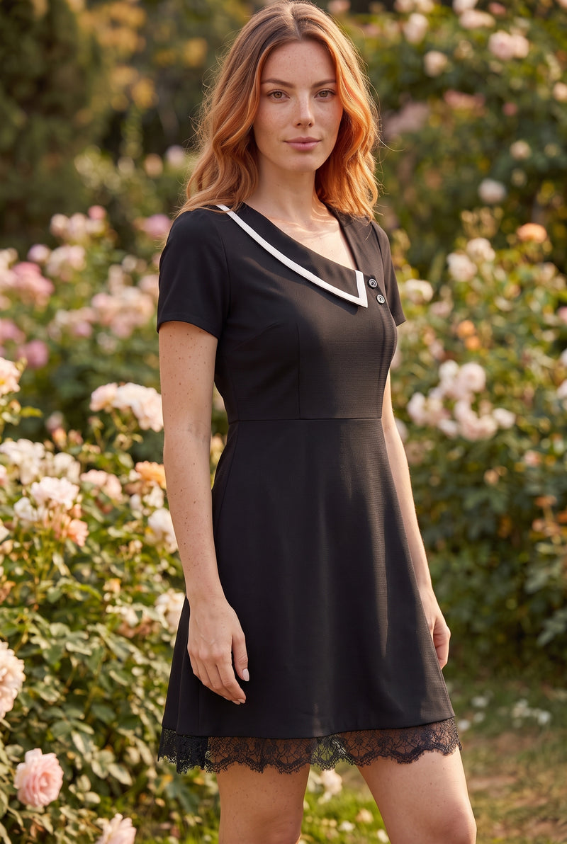 Schwarzes Minikleid mit asymmetrischem Ausschnitt und Spitze – Foto 4
