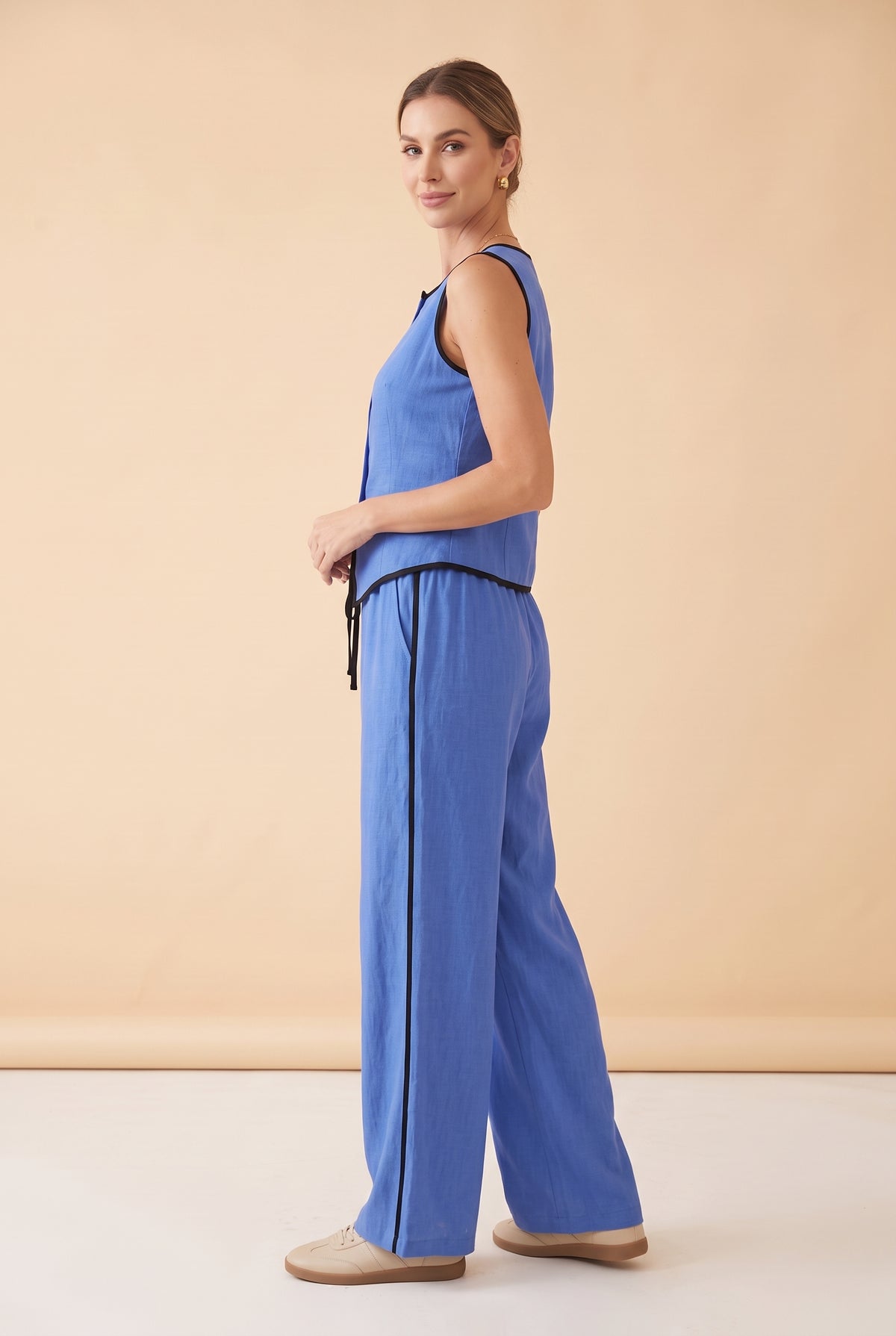 Linen Sleeveless Buttoned Co-ord Set in blue – photo 2