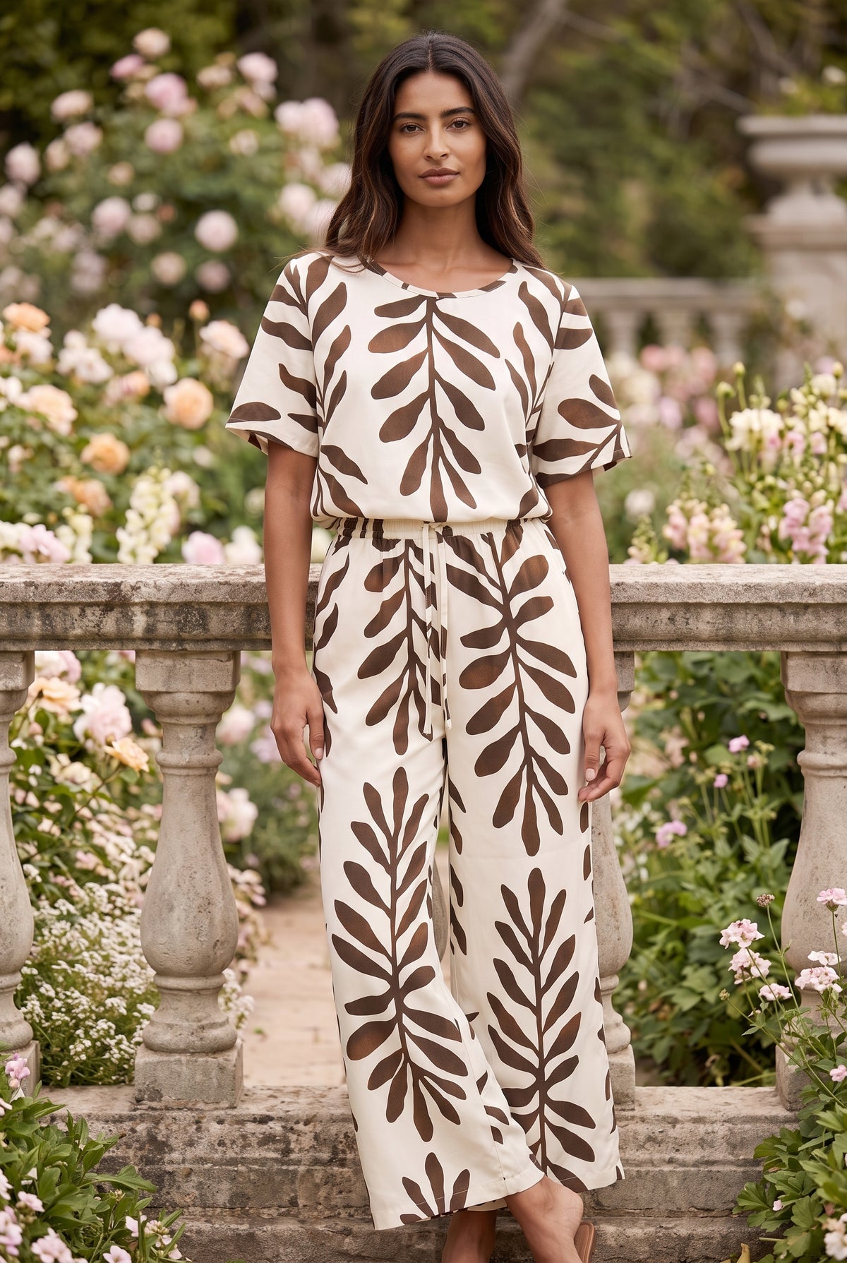 Brauner Jumpsuit mit Weitem Bein und Print