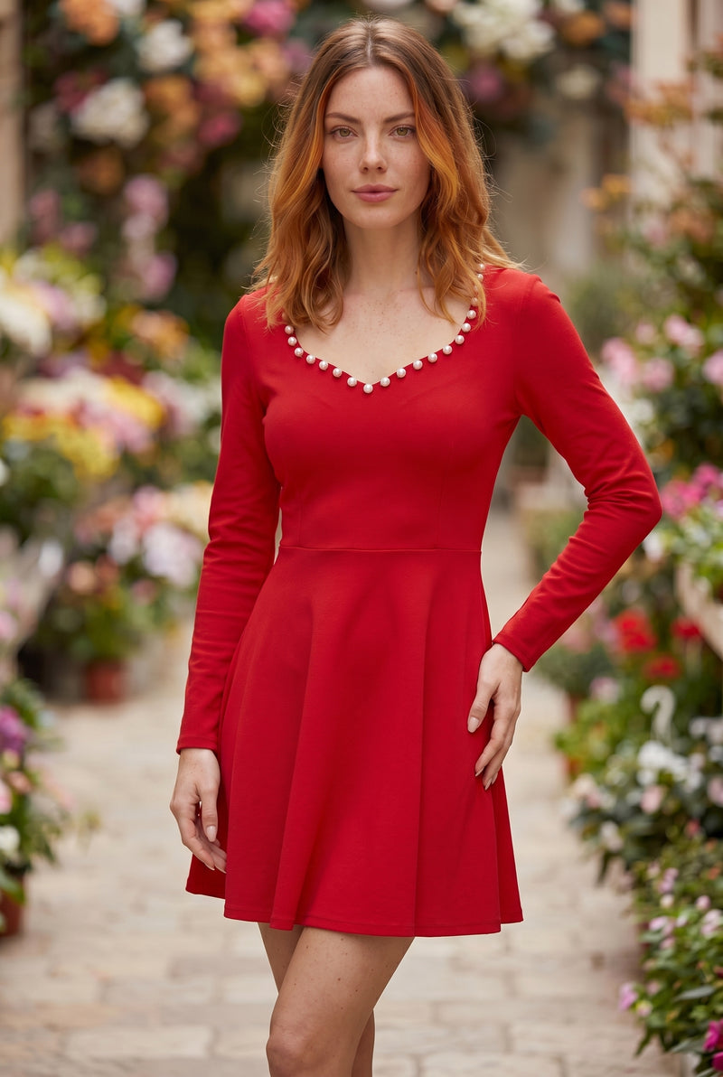 Rotes Minikleid mit langen Ärmeln und Perlen – Foto 4