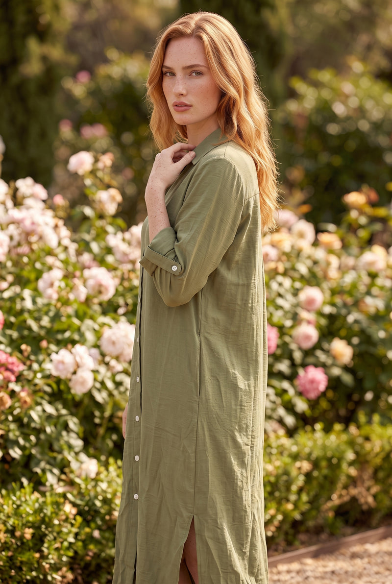 Lange Bluse mit Knopfleiste und Seitenschlitzen in Grün – Foto 2