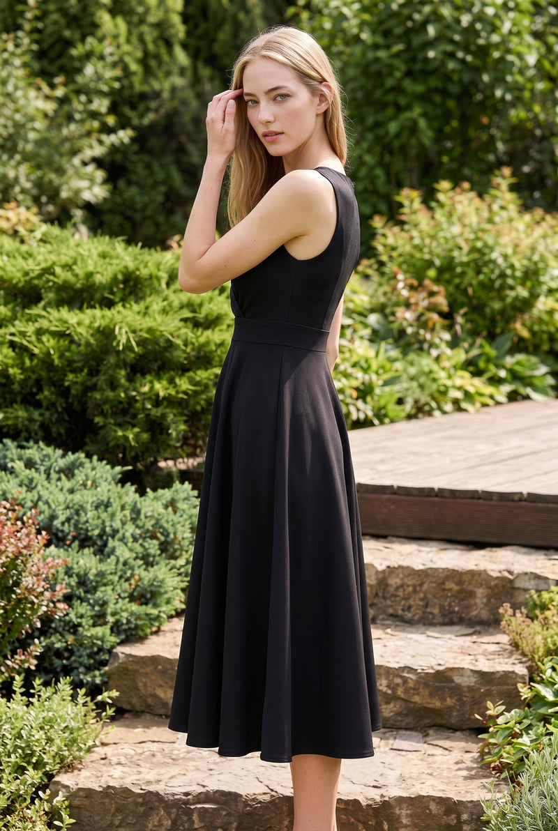 Schwarzes Midikleid mit Wickelausschnitt und Taillenband – Foto 2