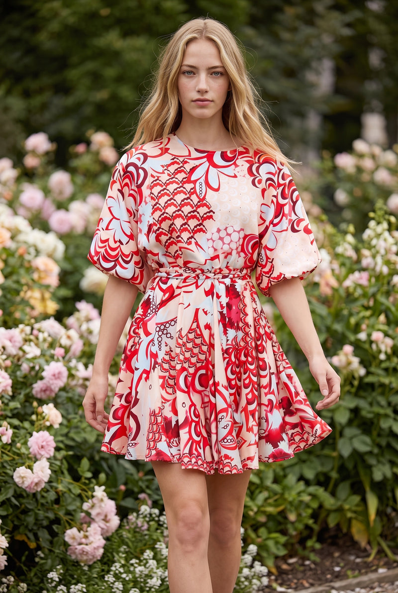 Gemustertes Minikleid mit Puffärmeln und Plissee – Foto 3