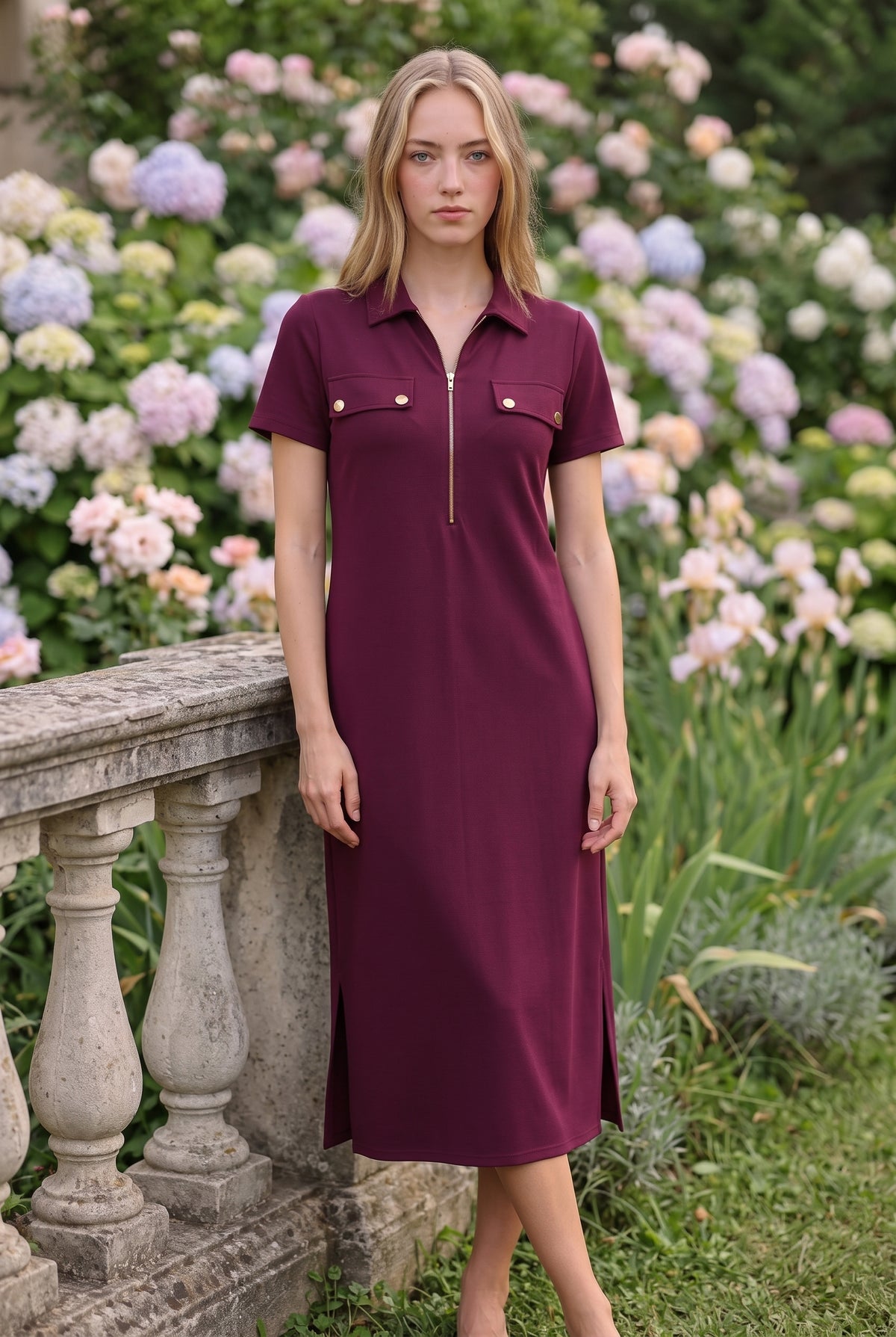 Kurzarm Maxikleid mit Reißverschluss und Kragen in Bordeaux