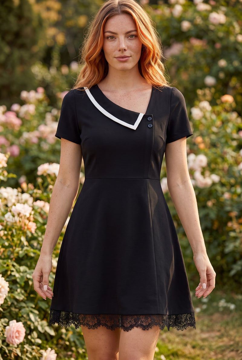 Schwarzes Minikleid mit asymmetrischem Ausschnitt und Spitze – Foto 5