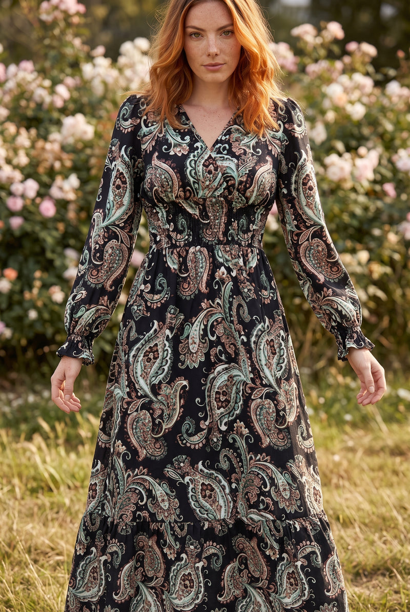 Schwarzes Maxikleid mit Muster und Wickelausschnitt – Foto 5