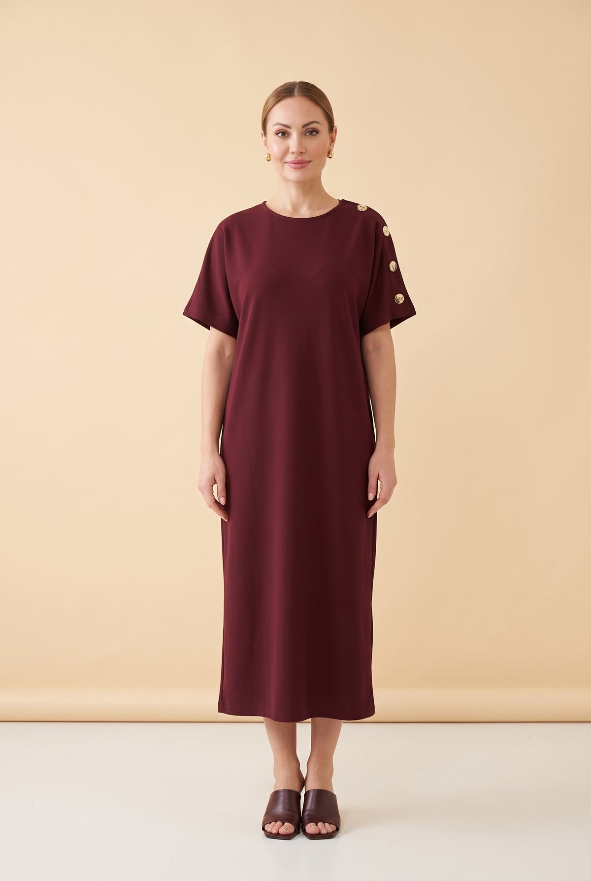 Short Sleeve Crew Neck Midi Dress with Shoulder Buttons in burgundy