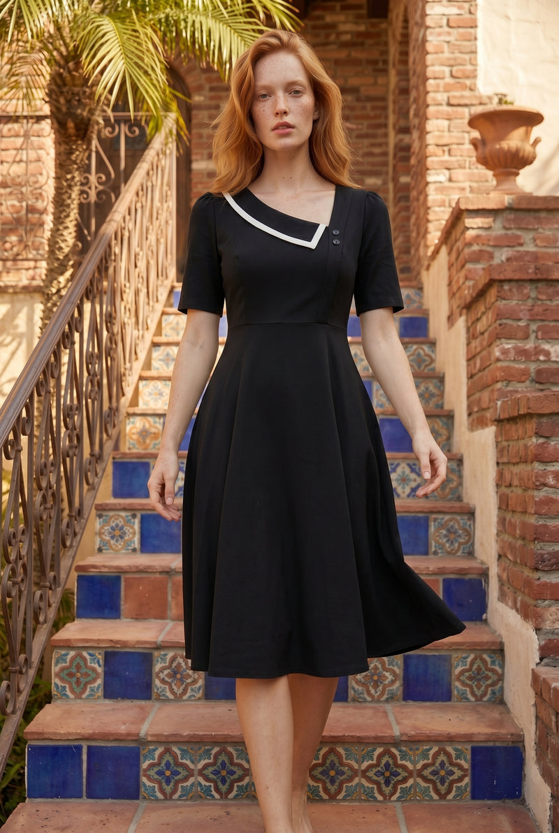Kurzarm Midikleid mit asymmetrischem Ausschnitt in Schwarz – Foto 4