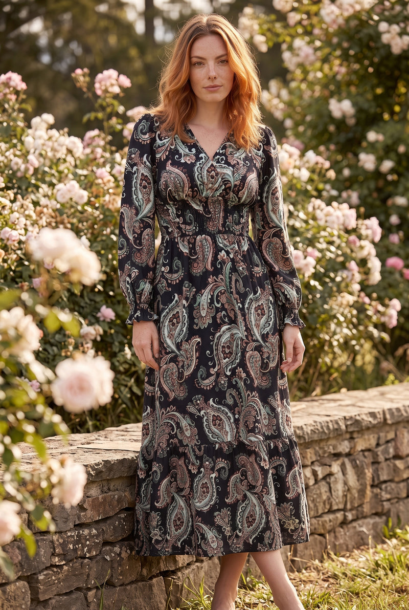 Schwarzes Maxikleid mit Muster und Wickelausschnitt