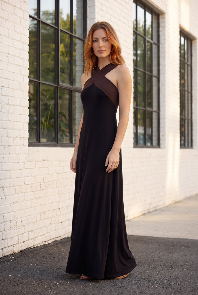 Schwarzes Maxikleid mit Neckholder und Farbblock – Foto 4