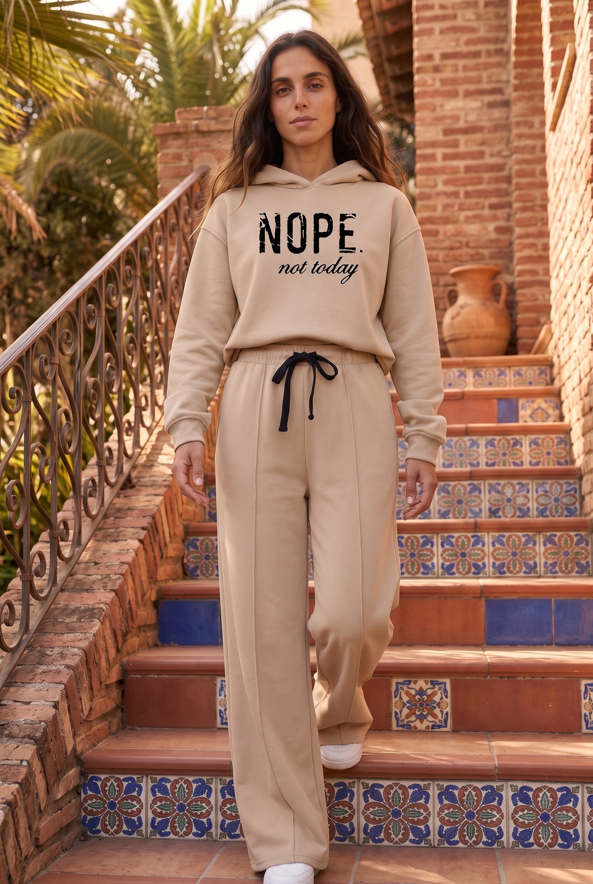 Long Sleeve Co-ord Set with Slogan Print in beige – photo 3